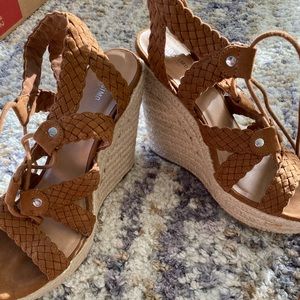 MOSSIMO Tall Wedge shoes in tan